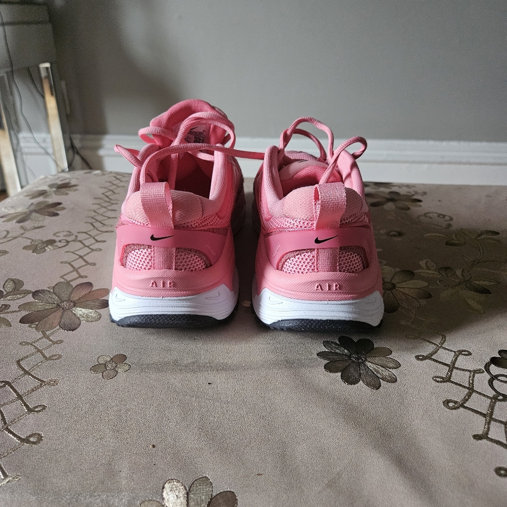 NWOB NIKE Women’s Air Max Bliss - Picture 4 of 7